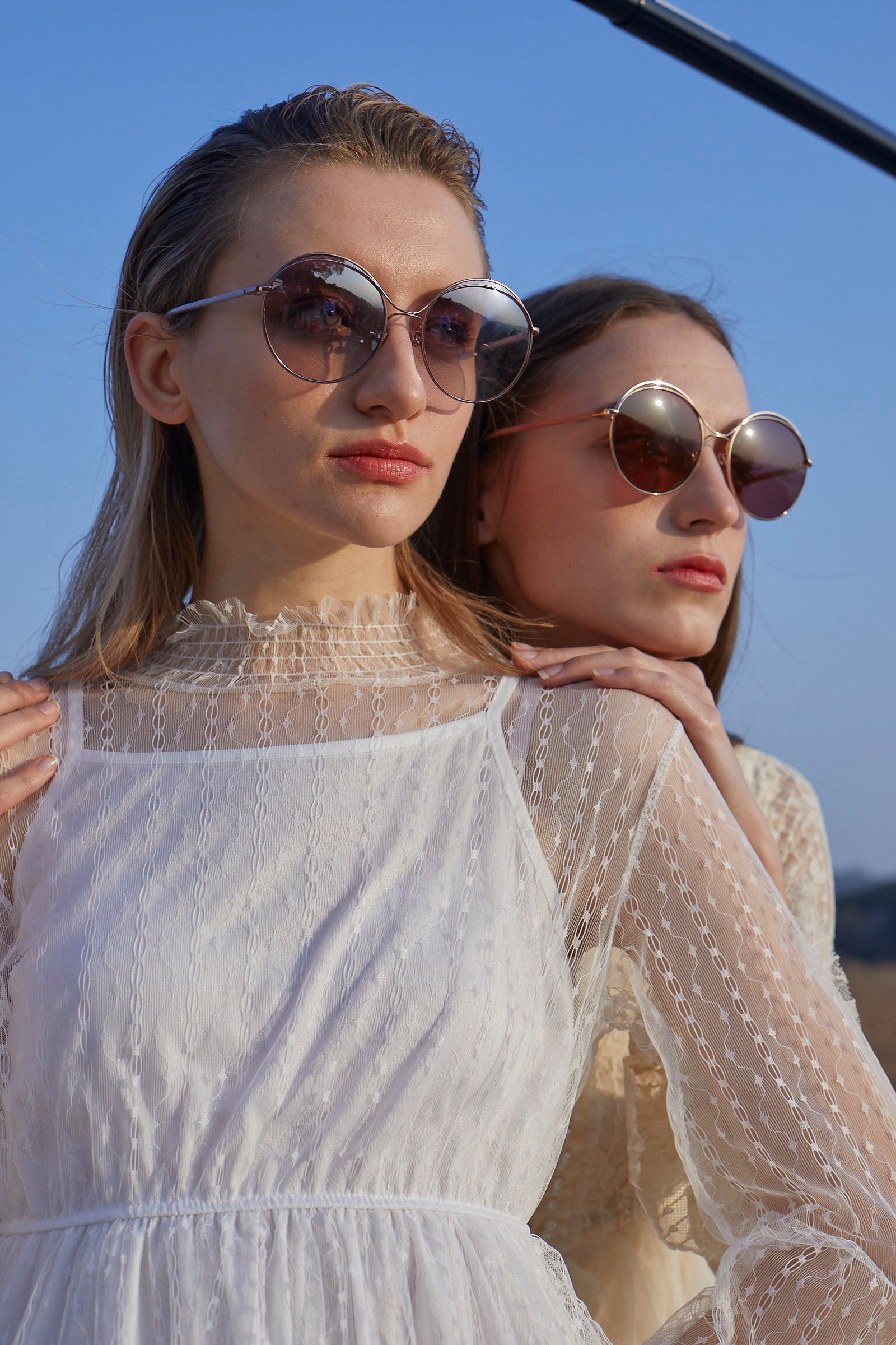 carol rounded metal sunglasses